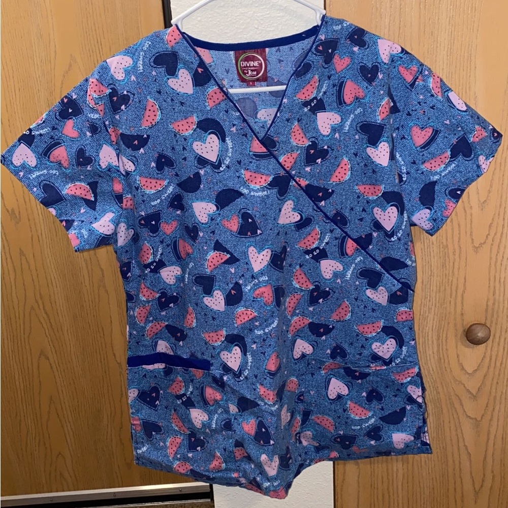 Scrub top